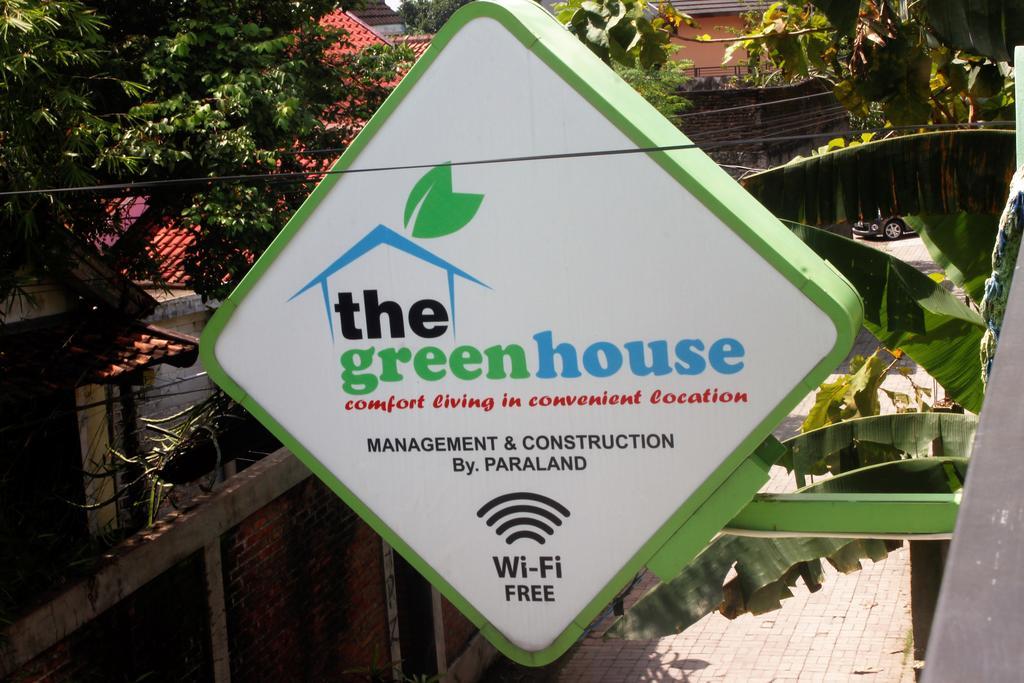 The Greenhouse Yogyakarta Bagian luar foto