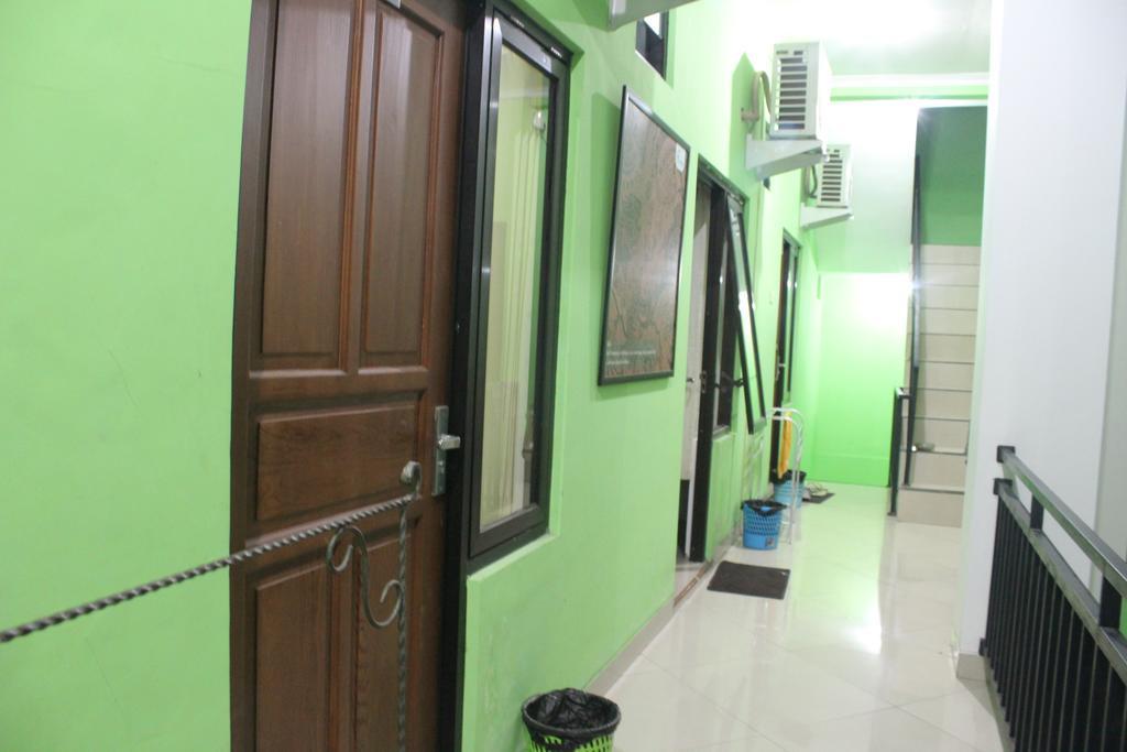 The Greenhouse Yogyakarta Bagian luar foto